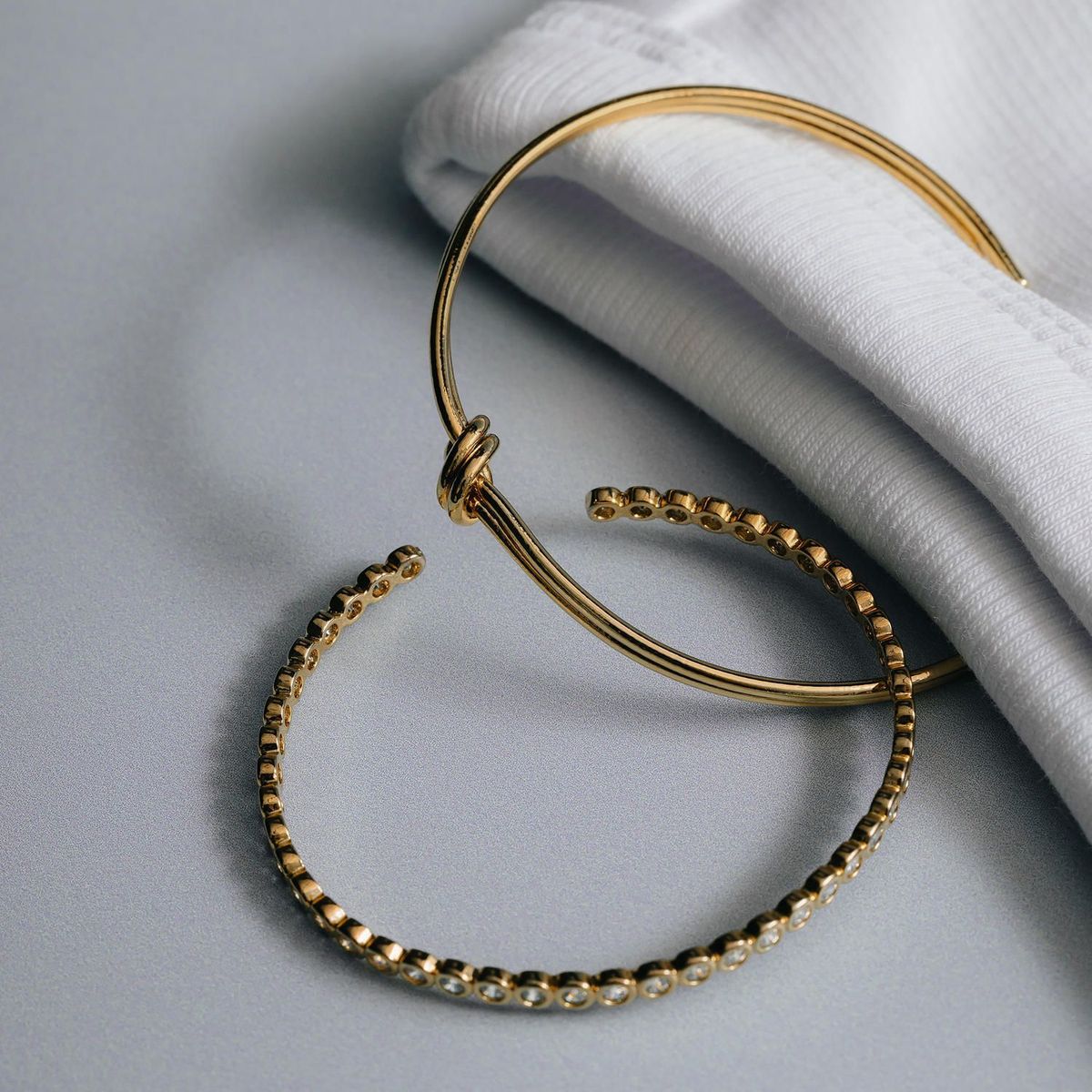 40049 Linear Knot & Crystal Bangle 2 pack - Pale Gold